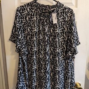 Flutter sleeve, mock neck top - 4x